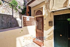 CASA SEMINDIPENDENTE A MONREALE