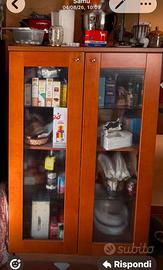 credenza legno massello e vetro