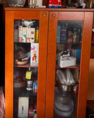 credenza legno massello e vetro
