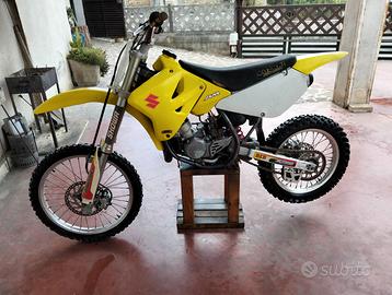 Suzuki RM 85 (leggi)