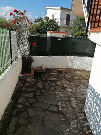 Villino con piccolo giardino
