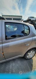 TOYOTA YARIS 2004 - PORTA POSTERIORE SINISTRO