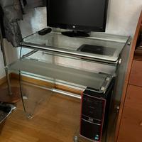 Tavolino in vetro trasparente per computer