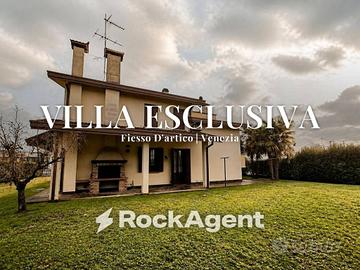Villa di 270 m² con più di 5 locali e box auto a F