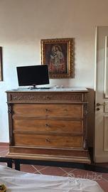 Cassettone antico in legno con piano in marmo