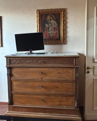 Cassettone antico in legno con piano in marmo
