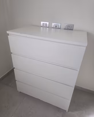 Cassettiera IKEA MALM bianca 4 cassetti