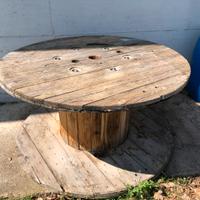 Ruota/tavolo in legno per giardino