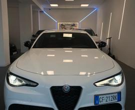 Alfa Romeo Giulia 2.0 Turbo 280 CV AT8 AWD Q4 Velo