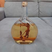 bottiglia con liquore 