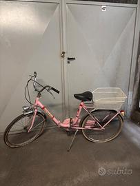 Bicicletta da Città Vintage Rosa con Cesto Bianco
