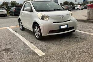 TOYOTA IQ