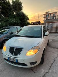 Lancia y