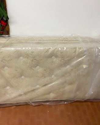 MATERASSI IN BUONO STATO