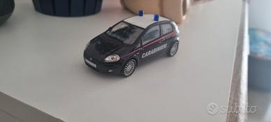 FIAT GRANDE PUNTO CARABINIERI 