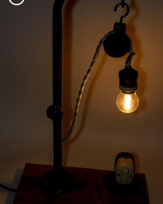 Stile industriale edison retrò vintage