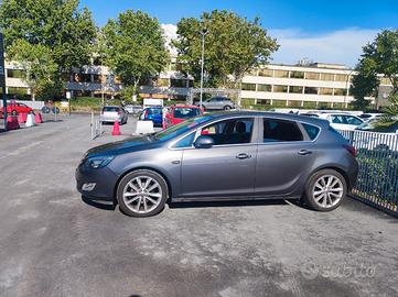 Opel Astra j 2011 