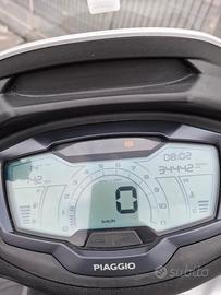 Beverly 400 HPE 12/2021 con 35.000 Km