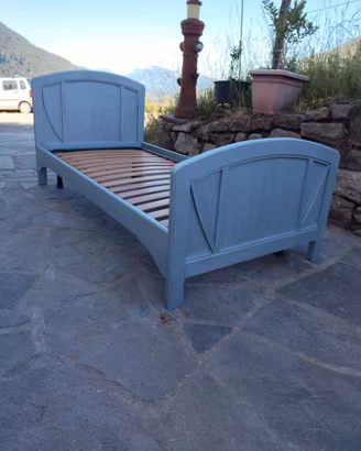 letto in legno massiccio
