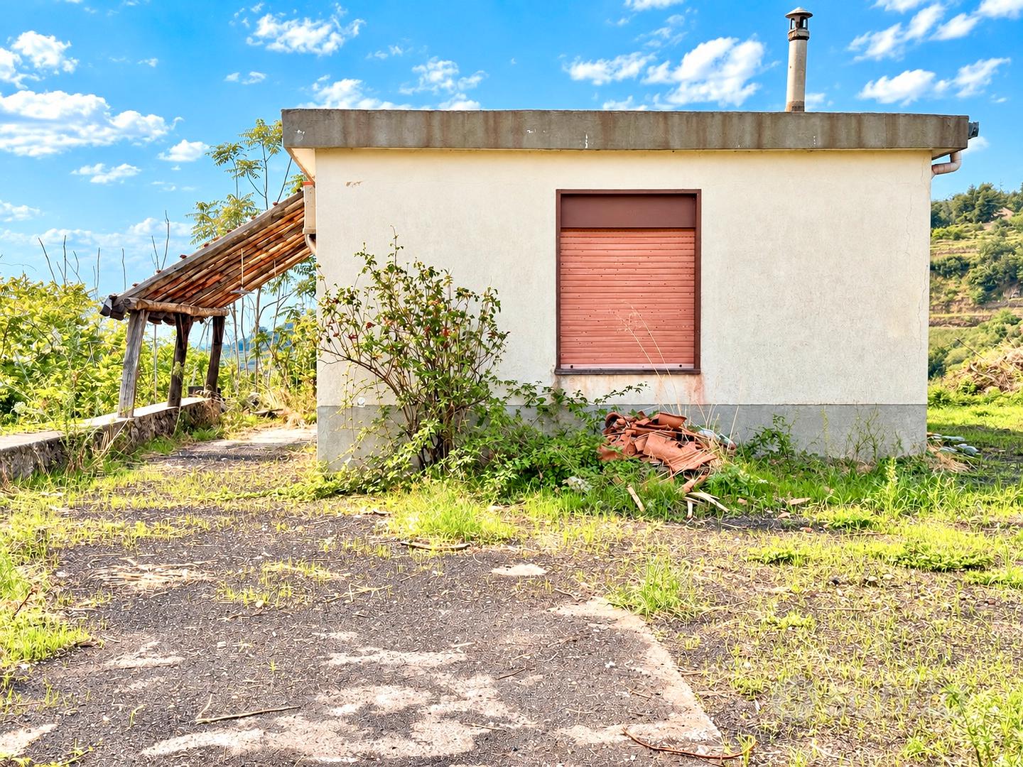 Ampio terreno pianeggiante con fabbricato - Vista 4