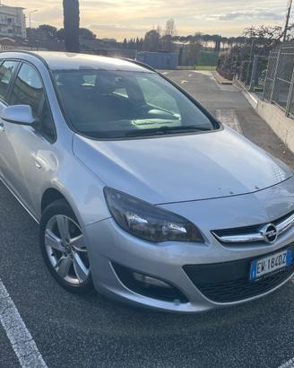 Opel Astra J Station Wagon