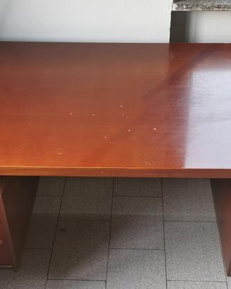 scrivania in legno massiccio 