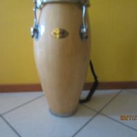 Strumento musicale tamburo a mano