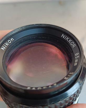 NIKON 85mm F2 AIS