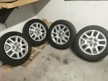 gomme quattro stagioni praticamente nuove completi