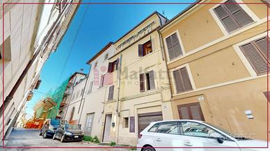 Appartamento di 80 m² con 3 locali e box auto a Ri