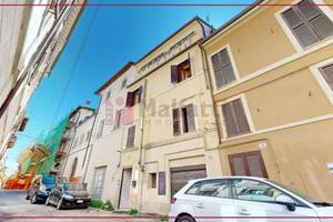 Appartamento di 80 m² con 3 locali e box auto a Ri