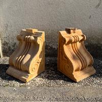 Coppia capitelli in legno