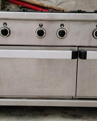 CUCINA A GAS A 6 FUOCHI