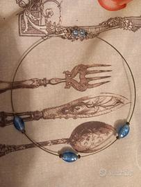 collana con perle azzurre