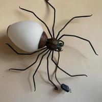 Lampada a forma di ragno