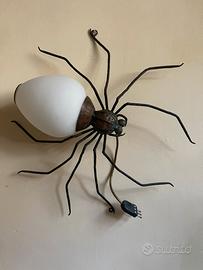 Lampada a forma di ragno
