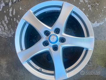 Cerchi in lega da 17’’ Mercedes
