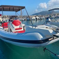 Gommone Thor 6.8 Prua al Vento
