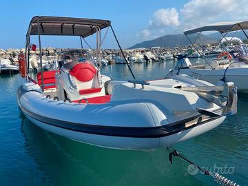 Gommone Thor 6.8 Prua al Vento