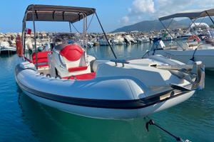 Gommone Thor 6.8 Prua al Vento
