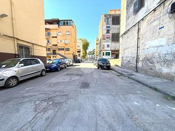 2 LOCALI A NAPOLI
