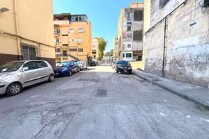 2 LOCALI A NAPOLI