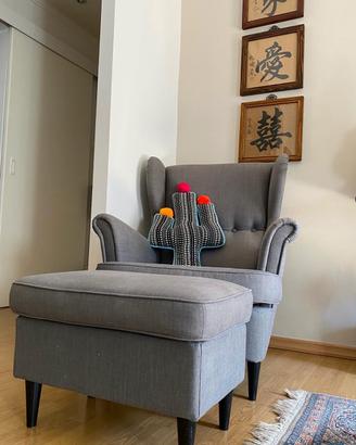 poltrona ikea strandmaon + pouf 