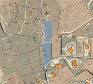 Terreno 4700 mq con allacci