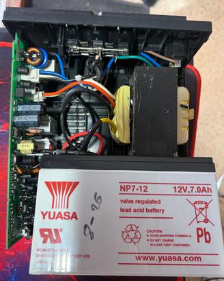 UPS APC 500VA 300W