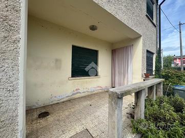 CASA SEMINDIPENDENTE A VOLPAGO DEL MONTELLO