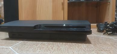 Ps3 completa di 12 giochi e 2 controller
