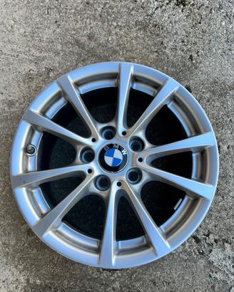 Cerchi BMW da 16”.