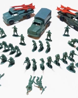 Soldatini HONG KONG - RUSSIAN ARMY con LANCIARAZZI