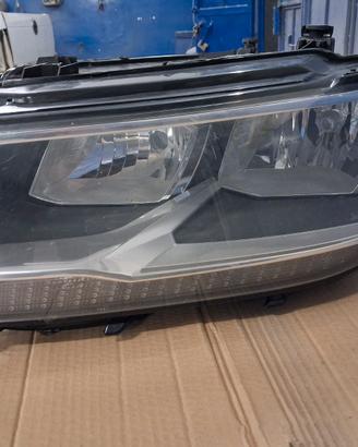 Proiettore sx.e dx volswagen tiguan 2018